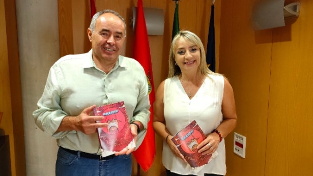 El alcalde Mario del Paso y la concejala de Fiestas Carolina Higueras (AYTO. HUÉTOR VEGA) 