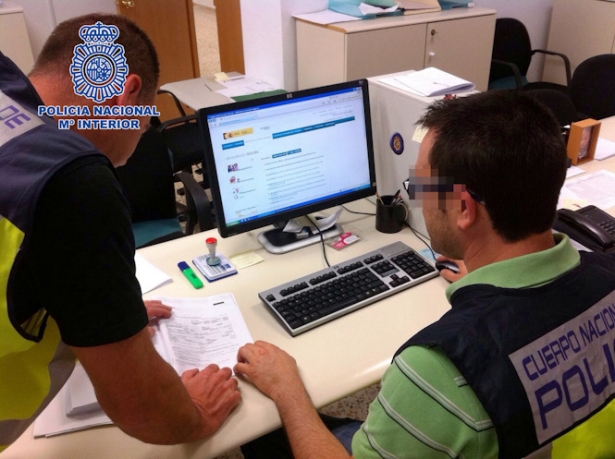 Agente de la Policía Nacional (POLICÍA NACIONAL) Agente de la Policía Nacional (POLICÍA NACIONAL)