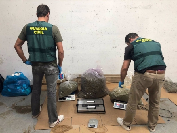 Descubren en Armilla un centro de almacenaje y distribución internacional de marihuana (GUARDIA CIVIL)