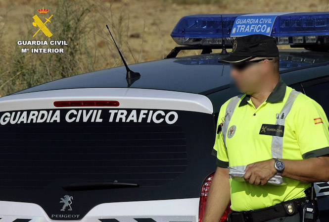 Agente de la Guardia Civil de Tráfico. Archivo (GUARDIA CIVIL)