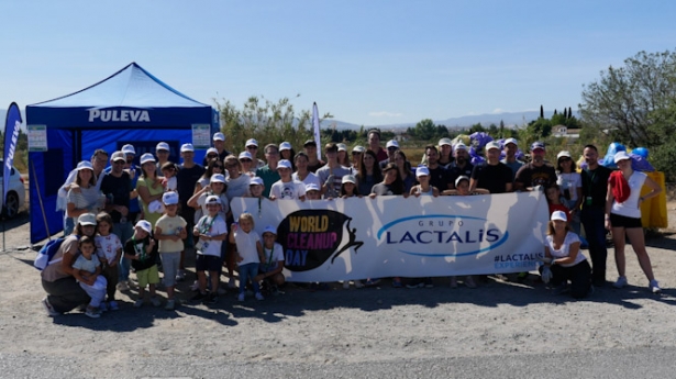 Participantes en la recogida de basura (PULEVA)