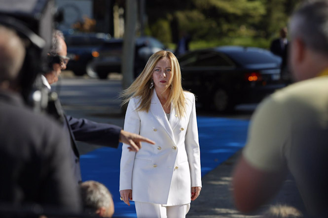 La presidenta de Italia, Giorgia Meloni, a su llegada al Palacio de Congresos de Granada para participar en la cumbre de la Comunidad Política Europea (ÁLEX CÁMARA - EUROPA PRESS)