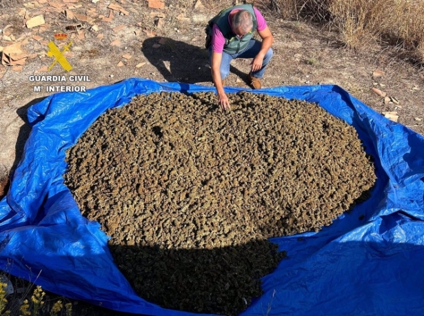 Hallados 55 kilos de marihuana en una vivienda en construcción abandonada en Las Gabias (GUARDIA CIVIL)