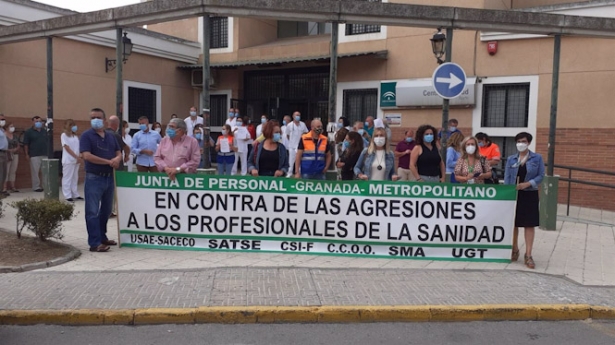 Concentración contra una agresión a una médica de familia, en imagen de archivo (CCOO)