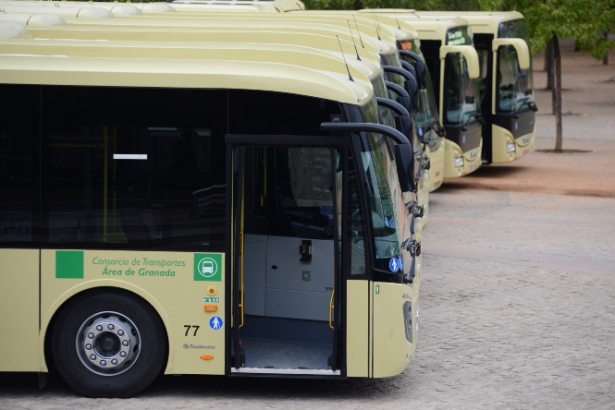 Imagend e recurso de autobuses metropolitanos (JUNTA) Imagend e recurso de autobuses metropolitanos (JUNTA)