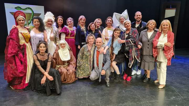 Algunas de las mujeres que participarán en la obra de teatro en Cúllar Vega (AYTO. CÚLLAR VEGA)
