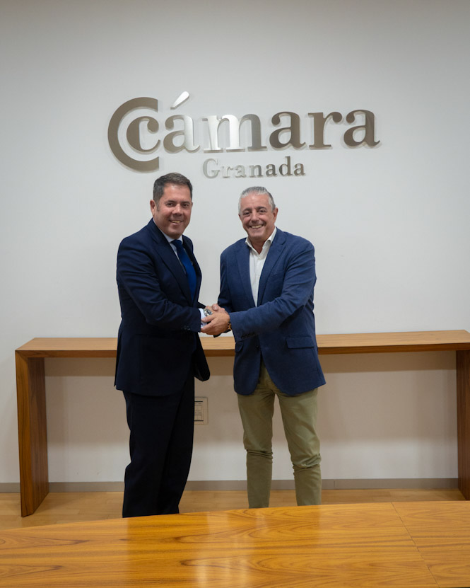 Firma del convenio (CÀMARA GRANADA)