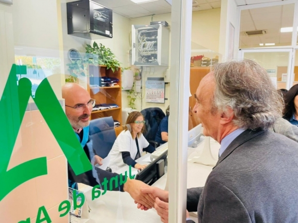 El Delegado de Salud ha visitado el Centro de Salud de Ogíjares (JUNTA)