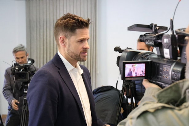 El alcalde de Lanjarón, Eric Escobedo (JOSÉ ANDRÉS FERNÁNDEZ)