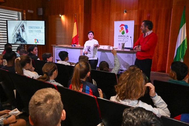 Imagen de la charla (AYTO. ARMILLA)