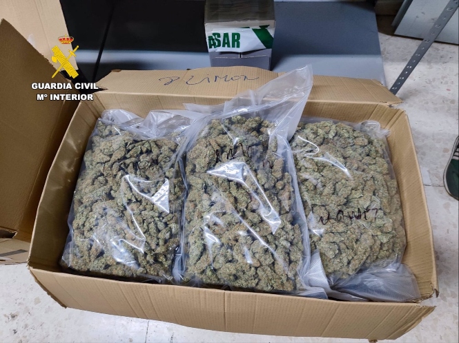 Marihuana envasada hallada por la Guardia Civil (GUARDIA CIVIL) 