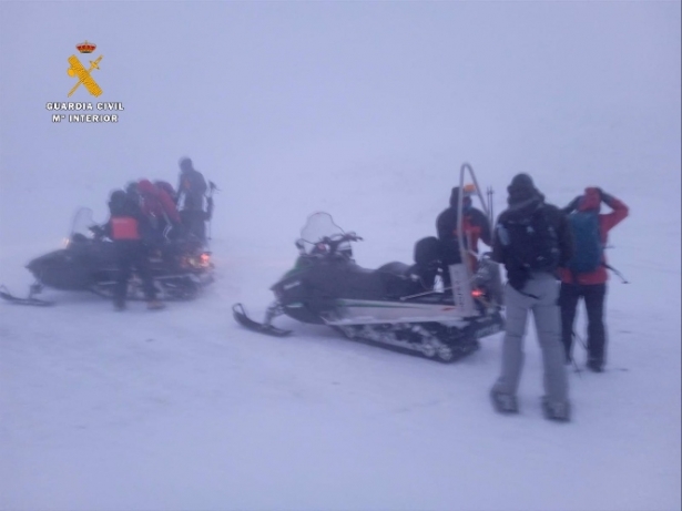 Imagen de archivo de un rescate en alta montaña (GUARDIA CIVIL) 