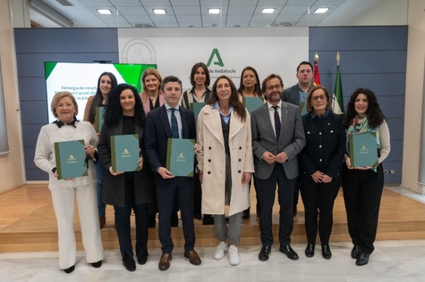 Entrega de las ayudas (JUNTA) Entrega de las ayudas (JUNTA)