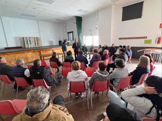 Reunión del PSOE con La Calahorra en Acción (PSOE) 