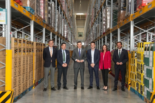 Visita de Juanma Moreno a la plataforma logística de Lidl (JUNTA) Visita de Juanma Moreno a la plataforma logística de Lidl (JUNTA)