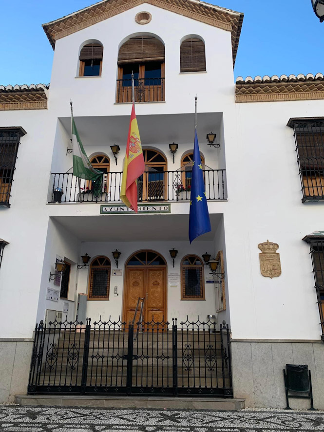 Fachada del Ayuntamiento de La Zubia (PP)