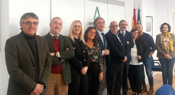 Foto de familia tras la reunión (JUNTA) Foto de familia tras la reunión (JUNTA)