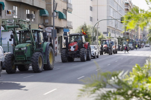Tractorada en Granada. Archivo (ÁLEX CÁMARA - EUROPA PRESS) Tractorada en Granada. Archivo (ÁLEX CÁMARA - EUROPA PRESS)