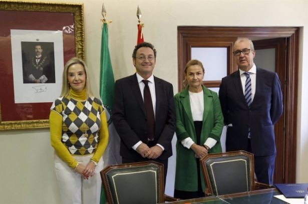 Pedro Javier Jiménez Lafuente (derecha) en la última visita del fiscal general del Estado, Álvaro García Ortiz (ÁLEX CÁMARA / EUROPA PRESS)