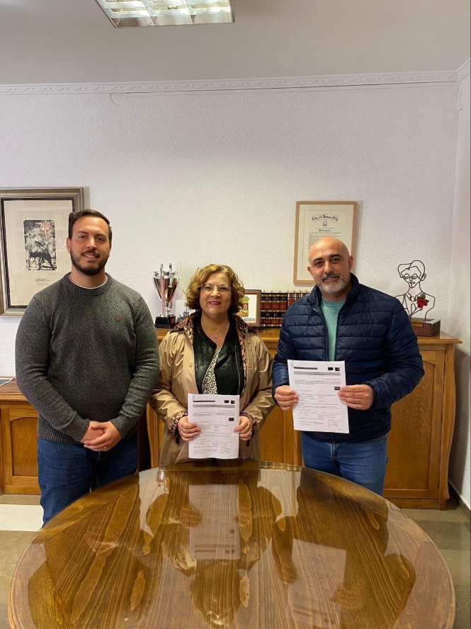 Firma del acuerdo (AYTO. FUENTE VAQUEROS) 