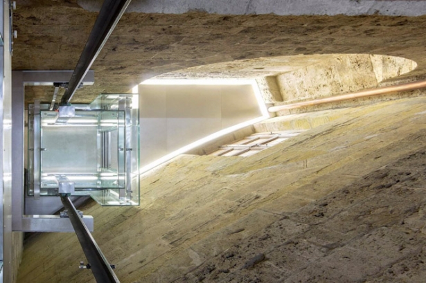 Ascensor del Palacio de Carlos V (ACTITUD COMUNICACIÓN) Ascensor del Palacio de Carlos V (ACTITUD COMUNICACIÓN)