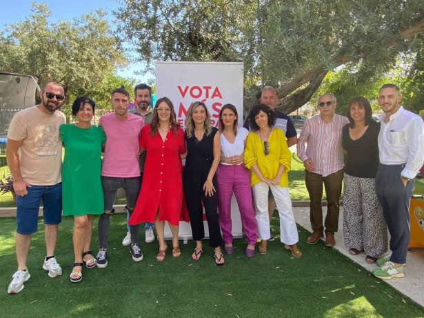 Dirigentes socialistas en un acto de campaña para el 9J con la portavoz del PSOE-A, María Márquez, en el centro en la imagen (PSOE) Dirigentes socialistas en un acto de campaña para el 9J con la portavoz del PSOE-A, María Márquez, en el centro en la imagen (PSOE)