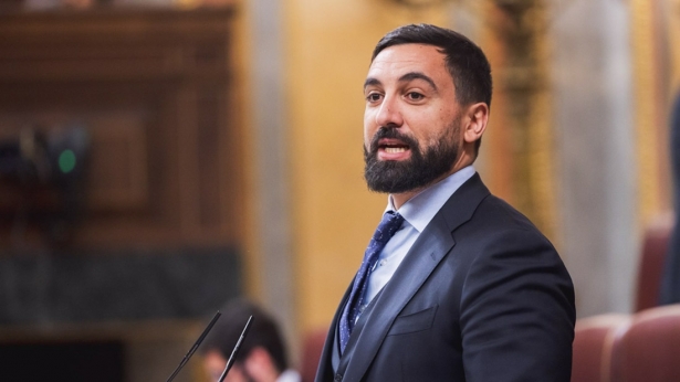 El diputado de Vox por Granada, Jacobo Robatto (VOX)