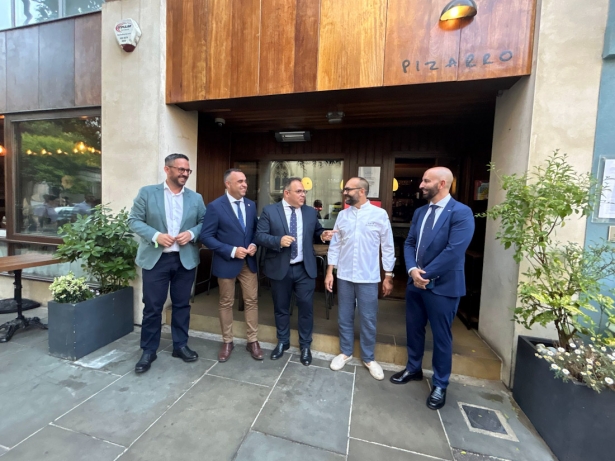 Representación granadina en Londres (DIPGRA)