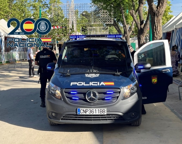 Policía Nacional en el ferial (POLICÍA NACIONAL) Policía Nacional en el ferial (POLICÍA NACIONAL)