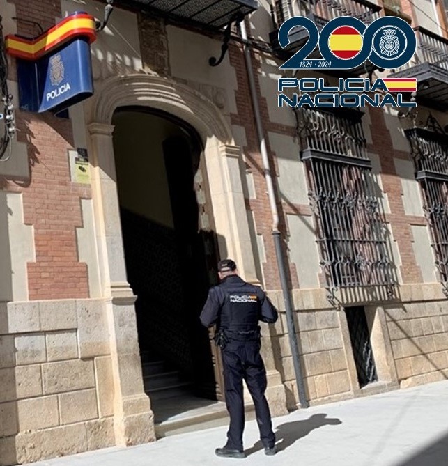 Agente en la comisaría de Baza (POLICÍA NACIONAL)