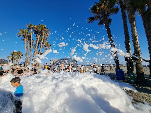 Fiesta de la espuma (AYTO. ALMUÑÉCAR)
