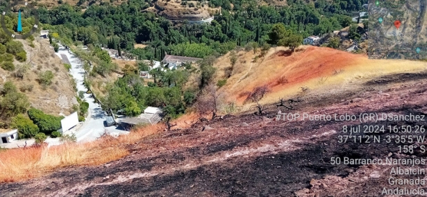 El Servicio de Extinción de Incendios Forestales de Andalucía (Infoca) ha dado por controlado el incendio declarado sobre las 14,00 horas de este lunes en el entorno del Sacromonte y continúa trabajando ahora por tierra para su extinción junto con efectiv El Servicio de Extinción de Incendios Forestales de Andalucía (Infoca) ha dado por controlado el incendio declarado sobre las 14,00 horas de este lunes en el entorno del Sacromonte y continúa trabajando ahora por tierra para su extinción junto con efectiv