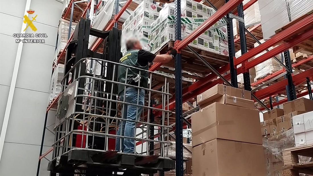 Gases ecológicos intervenidos por la Guardia Civil comercializados de forma fraudulenta. (GUARDIA CIVIL)