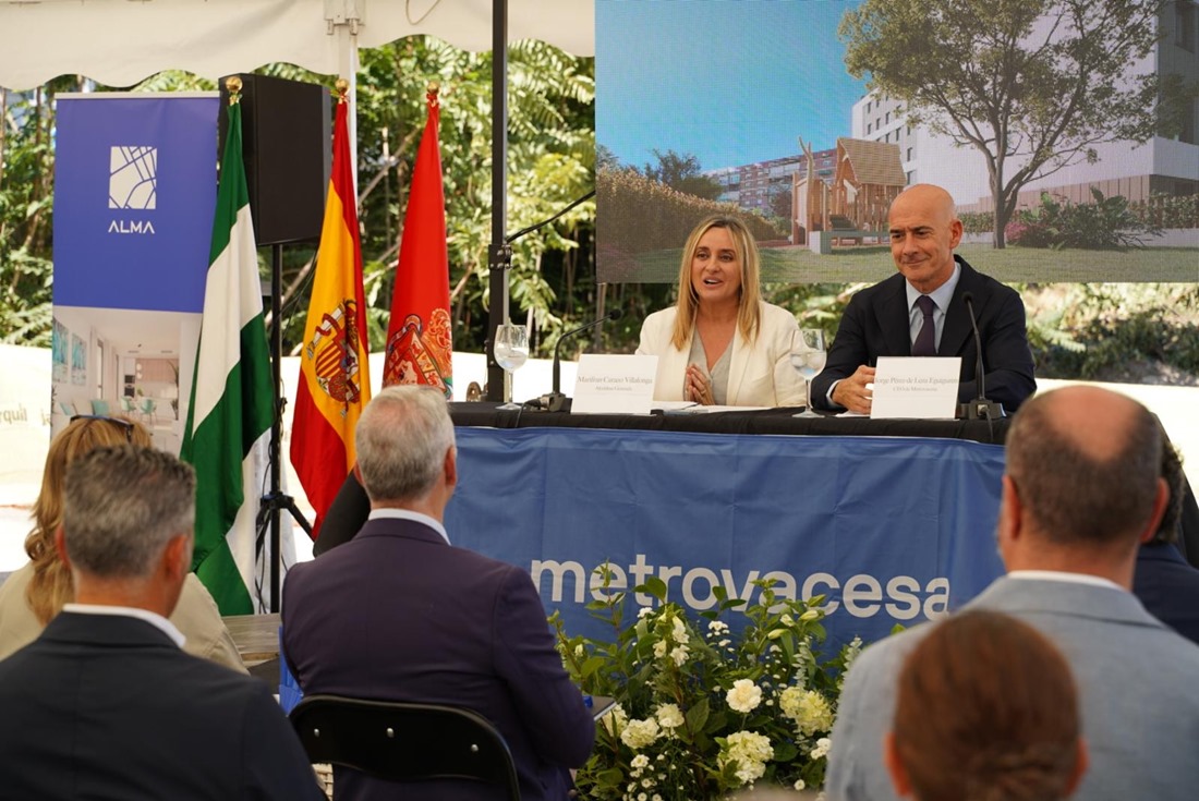 Marifrán Carazo, alcaldesa de Granada, y Jorge Pérez de Leza, CEO de Metrovaces (METROVACESA)