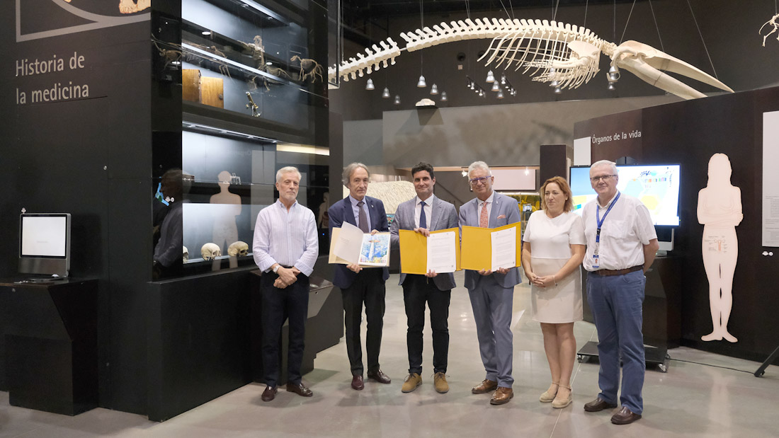 Firma del convenio (HUSC)