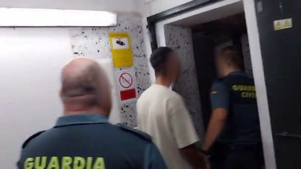 Detenido en Almuñécar por un robo con violencia a un anciano de 81 años (GUARDIA CIVIL) Detenido en Almuñécar por un robo con violencia a un anciano de 81 años (GUARDIA CIVIL)