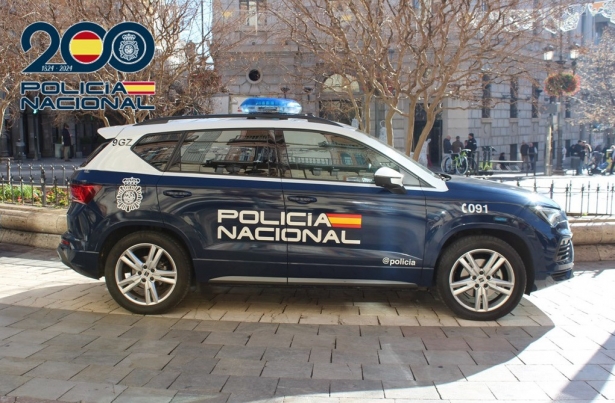 Vehículo policial (POLICÍA NACIONAL) Vehículo policial (POLICÍA NACIONAL)