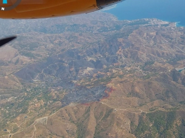 Vista aérea de la zona afectada por el incendio de Almuñécar (PERFIL DEL INFOCA EN LA RED SOCIAL X)