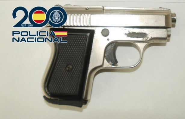 Pistola intervenida (POLICÍA NACIONAL) Pistola intervenida (POLICÍA NACIONAL)