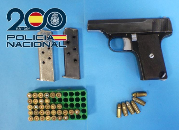 Arma incautada (POLICÍA NACIONAL) Arma incautada (POLICÍA NACIONAL)