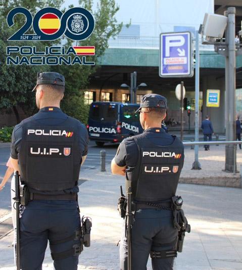 Agentes de la policía Nacional (POLICÍA NACIONAL)