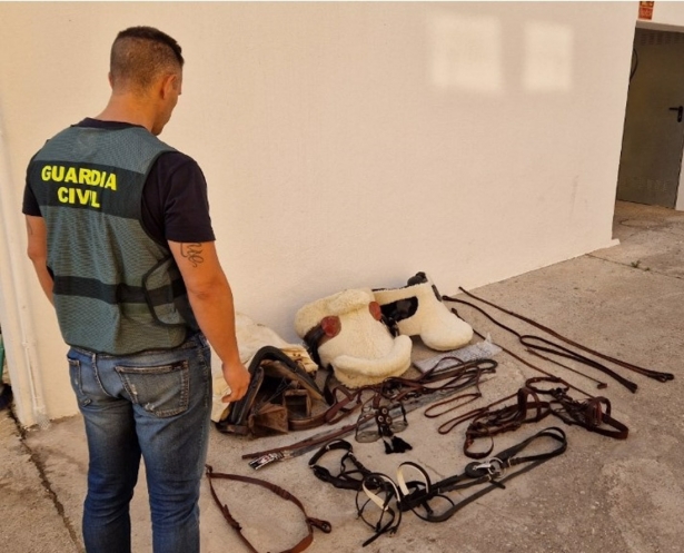 Tres investigados por el robo varias monturas de caballo en una vivienda de Gójar (GUARDIA CIVIL)