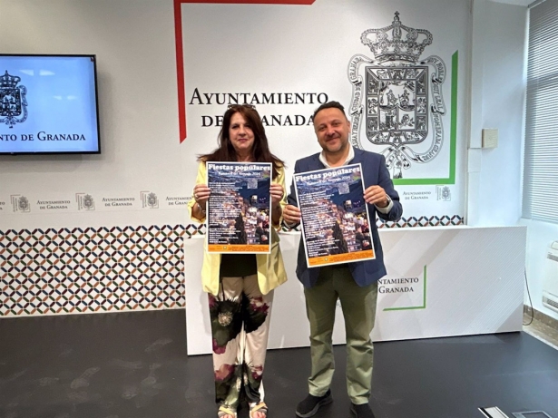 El concejal de Participación Ciudadana, Francisco Almohalla, junto a la presidenta de la Asociación de Vecinos del Barranco del Abogado, Dolores Fandila (AYUNTAMIENTO)