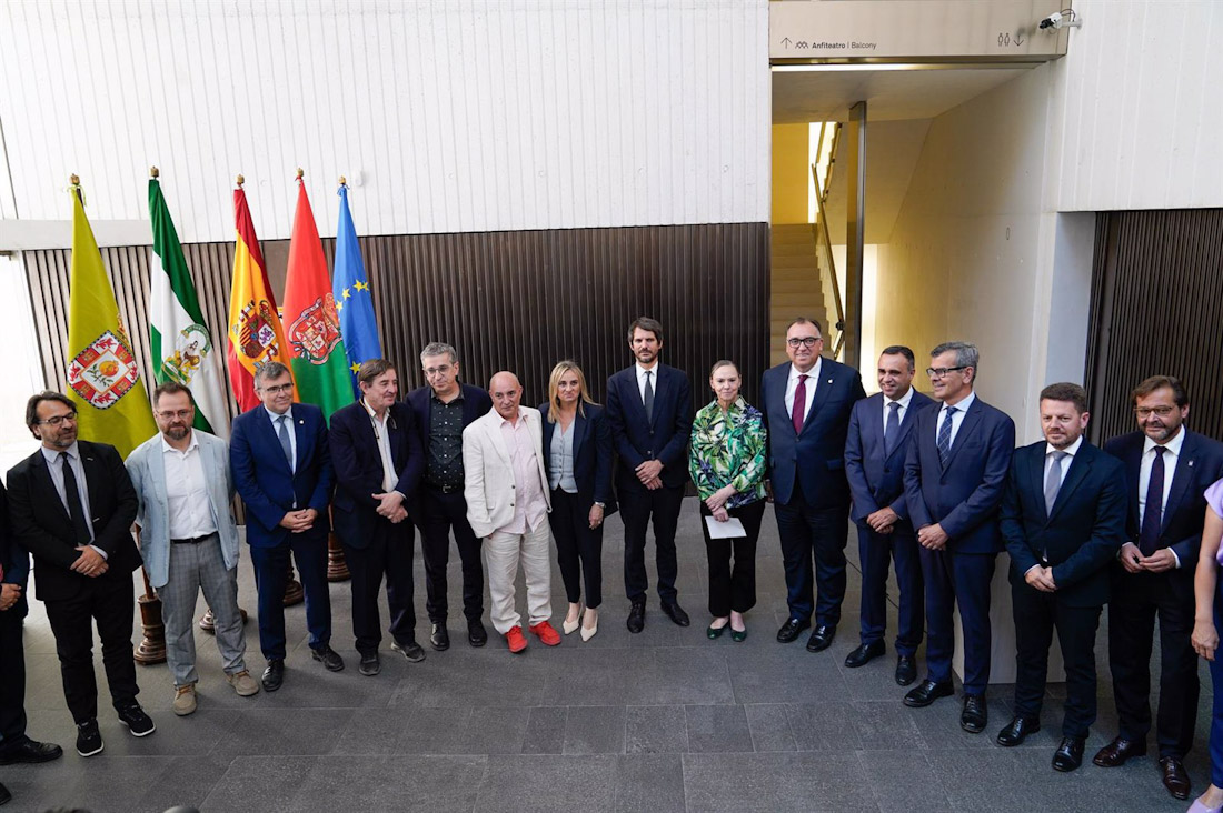 Las instituciones firmaron con la Fundación Lorca el acuerdo para el nuevo consorcio, el pasado junio (ARSENIO ZURITA/EUROPA PRESS)