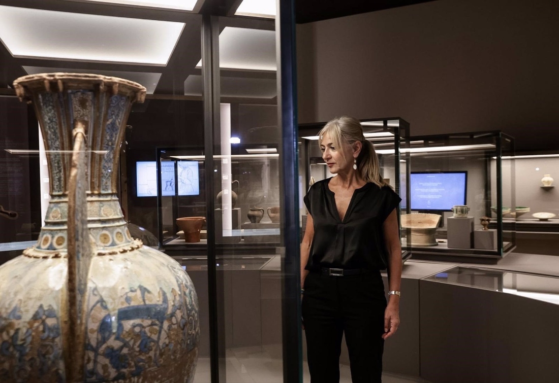 La consejera de Cultura y Deporte, Patricia del Pozo, visita la exposición sobre cerámica nazarí instalada en La Alhambra de Granada (JUNTA DE ANDALUCÍA) 