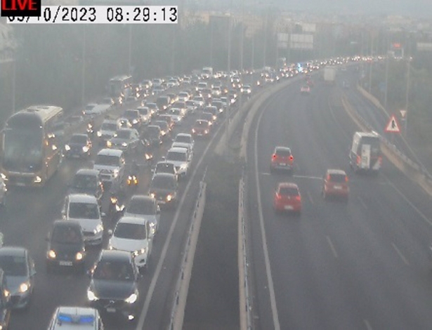 Retenciones en la circunvalación de Granada, en imagen de archivo (POLICIA LOCAL GRANADA)