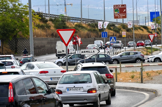 Atasco a la entrada de Armilla (AYTO. ARMILLA)