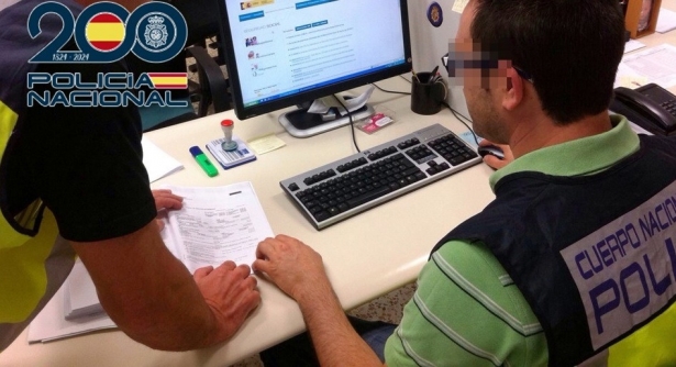 Agente de la Policía Nacional (POLICÍA NACIONAL) Agente de la Policía Nacional (POLICÍA NACIONAL)