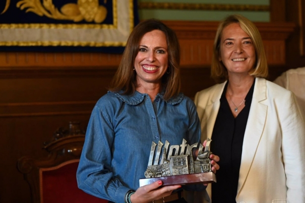 La consejera de Fomento, Rocío Díaz, y la alcaldesa de Motril, Luisa García Chamorro (AYUNTAMIENTO)