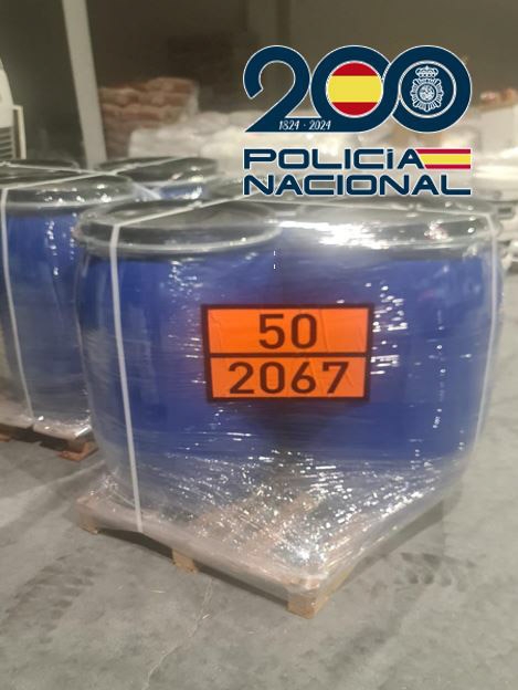 Depósitos donde estaban los cogollos de marihuana (POLICÍA NACIONAL) Depósitos donde estaban los cogollos de marihuana (POLICÍA NACIONAL)